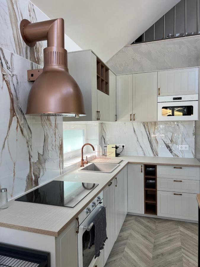 Beige Balatonkenese