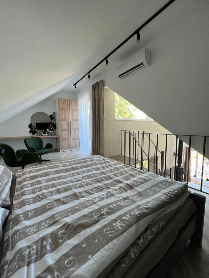 Beige Balatonkenese